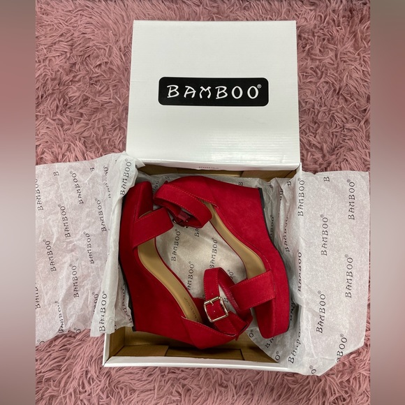Bamboo Brand Wedges, Size 7.5 - Picture 2 of 6